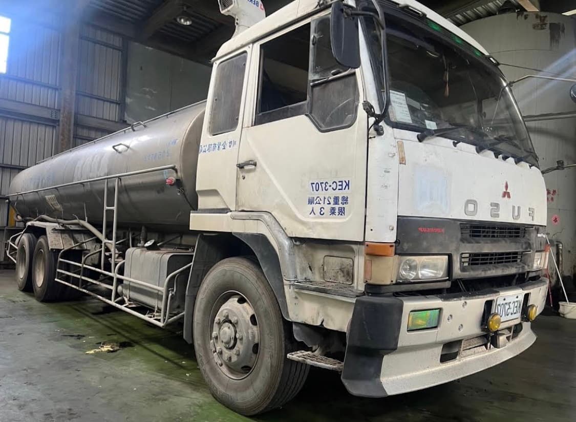 川原企業油罐車二